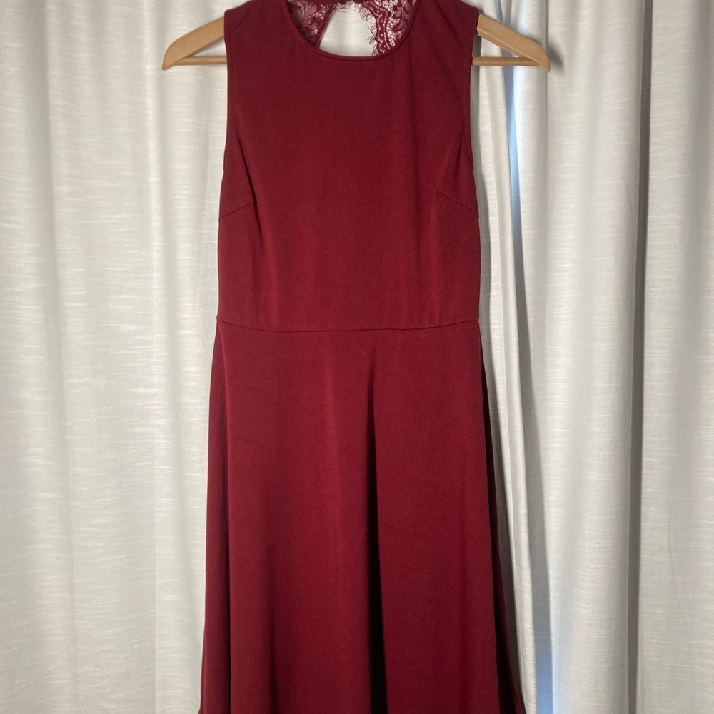 Elegant Burgundy Sleeveless Dress